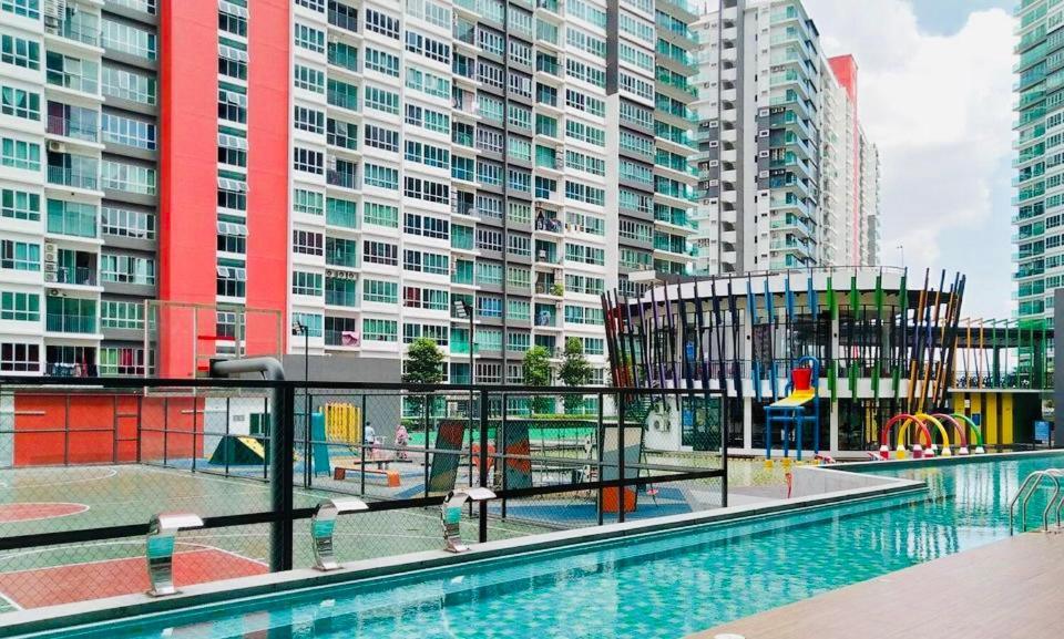 Rantissi Homestay The Zizz Damansara North Petaling Jaya Zewnętrze zdjęcie