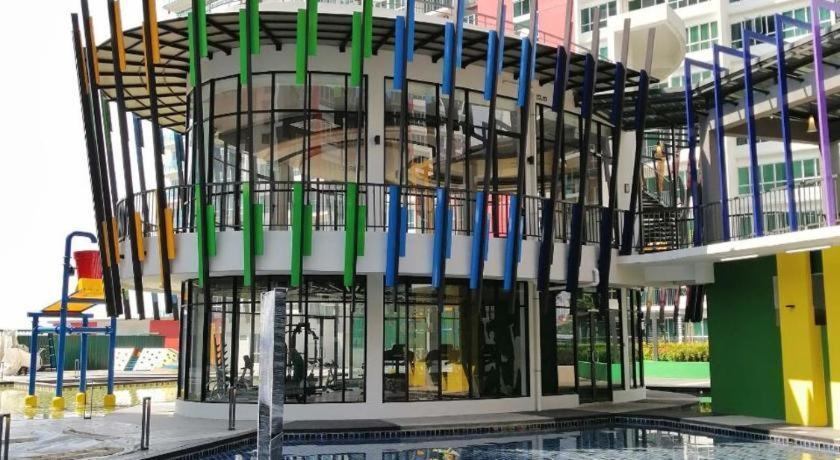 Rantissi Homestay The Zizz Damansara North Petaling Jaya Zewnętrze zdjęcie